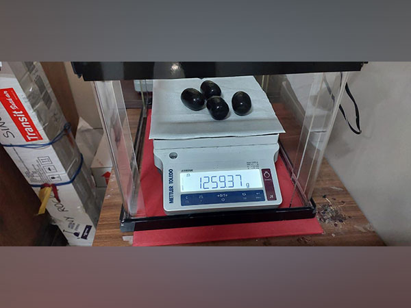 Customs department seizes gold worth 56 lakh at Kochi airport. (Photo/ANI)