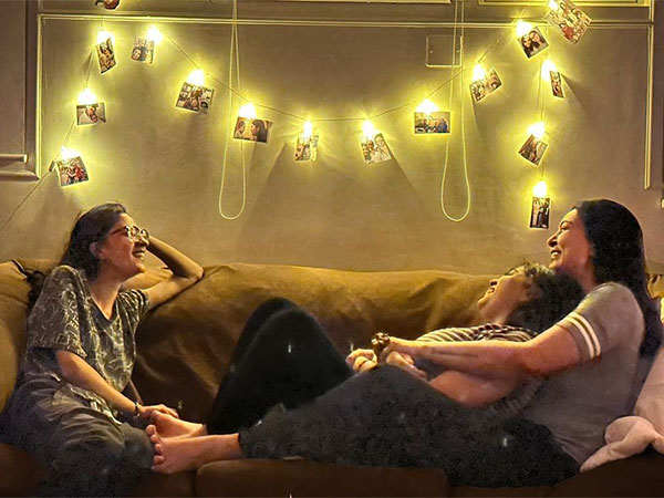 Sushmita Sen with Renee and Alisah. (Image Source: Instagram)