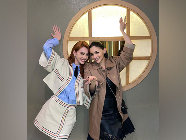 Alia Bhatt with Davika Hoorne (Image source: Instagram)