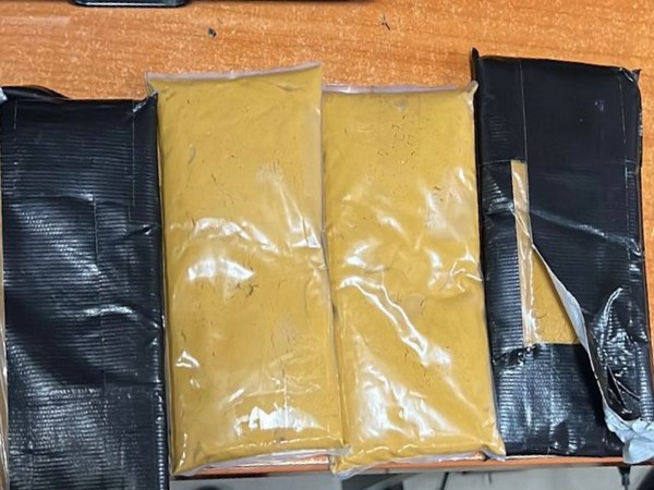 Gold in paste form was recovered from the passengers at Mumbai airport. (Photo/ANI)