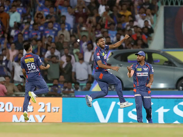 Mohsin Khan (centre) celebrating. (Photo- IPL)