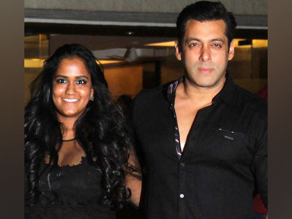 Salman Khan, Arpita Khan (Image source: Twitter)