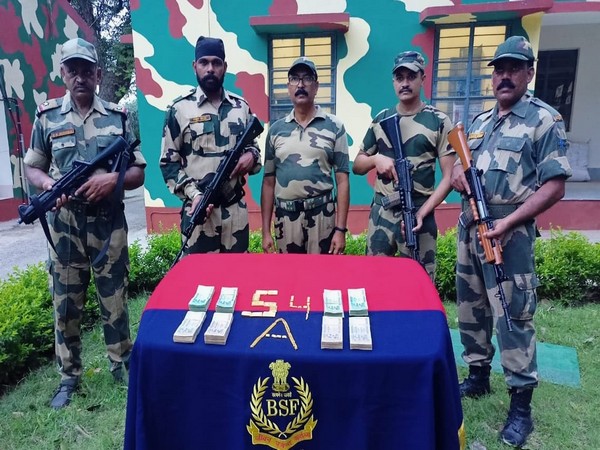 Border Security Forces seized gold and Bangladeshi taka worth lakhs of rupees (Photo credit: BSF)