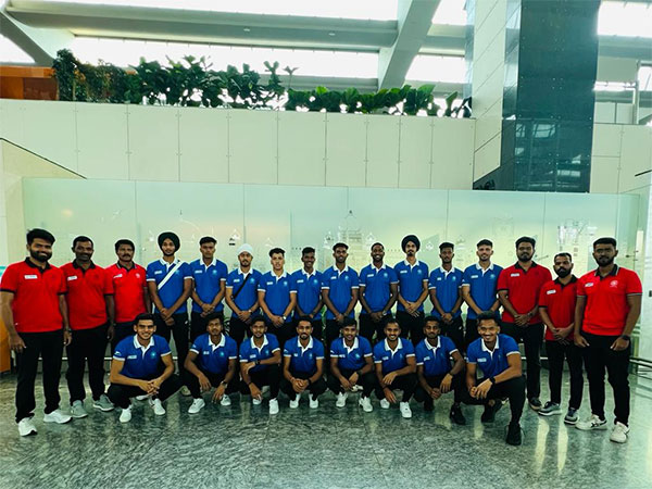 Indian hockey team at Bengaluru Airport before leaving for Oman for Junior Asia Cup 2023 (Image: HI)
