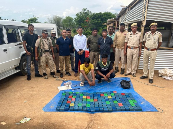 Karbi Anglong police seize 1.7 kg heroin at Bokolia bypass and arrested two people. (Photo: Himanta Biswa Sarma twitter account)