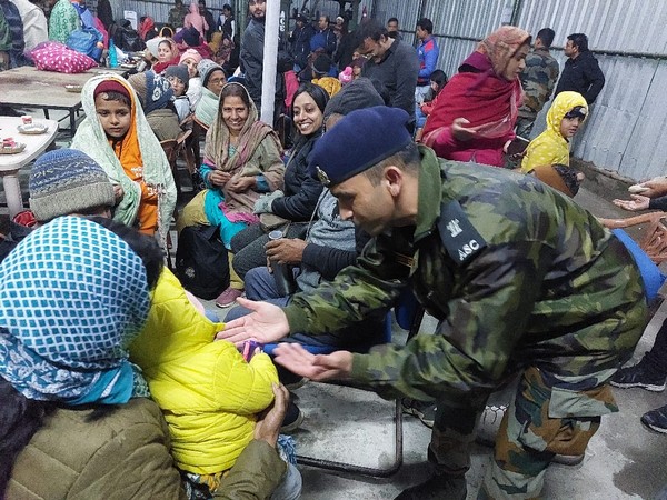 Indian army rescues 500 tourists in North Sikkim (Photo/ANI)