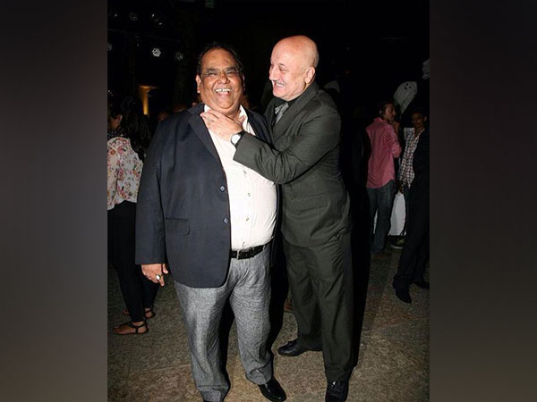 Anupam Kher and Satish Kaushik (Image Source: Instagram)