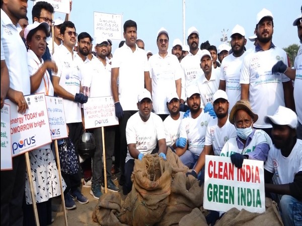Mega beach clean drive at Ramakrishna beach in Vishakhapatnam. (Photo/ANI)