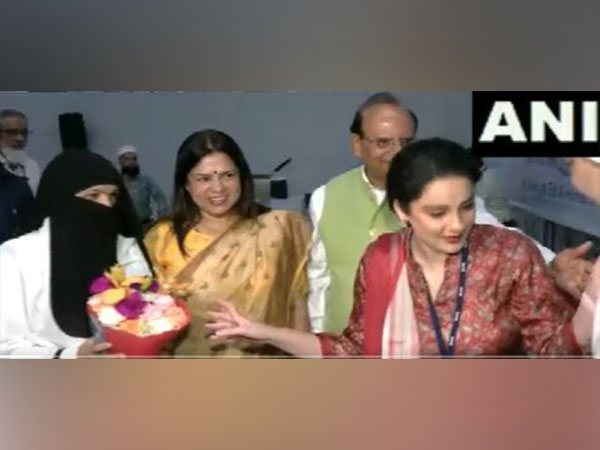 Union Minister Meenakashi Lekhi and Delhi L-G V K Saxena flag off first batch of Hajis (Photo/ANI)