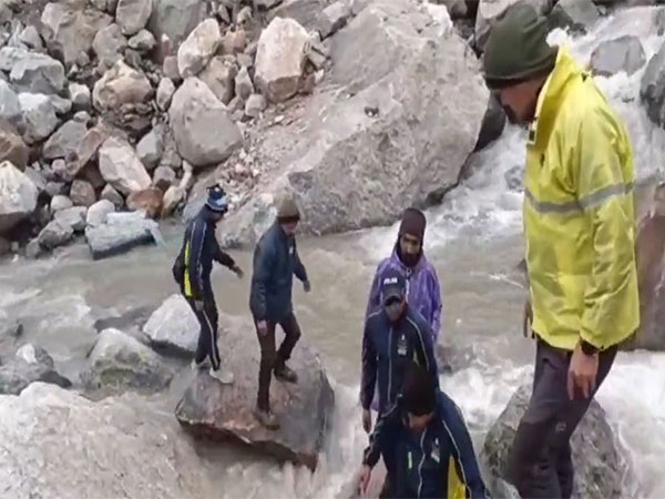 Visulas from the spot (Photo:Twitter/  SDRF Uttarakhand Police)