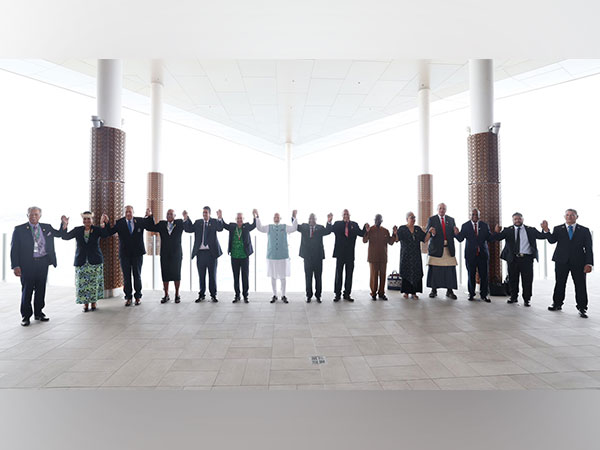 Prime Minister Narendra Modi with leaders of Pacific Island nations at FIPIC Summit in Papua New Guinea. (Photo Credit - Twitter/PM Modi)