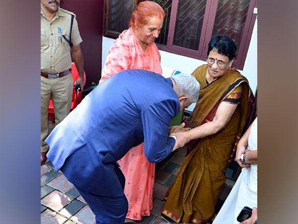 Vice President Jagdeep Dhankhar meets his school teacher (Photo/ANI)