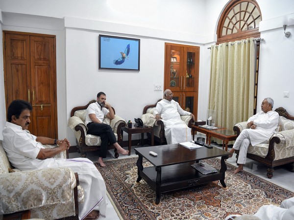 Nitish Kumar meets Mallikarjun Kharge, Rahul Gandhi (Photo/ANI)