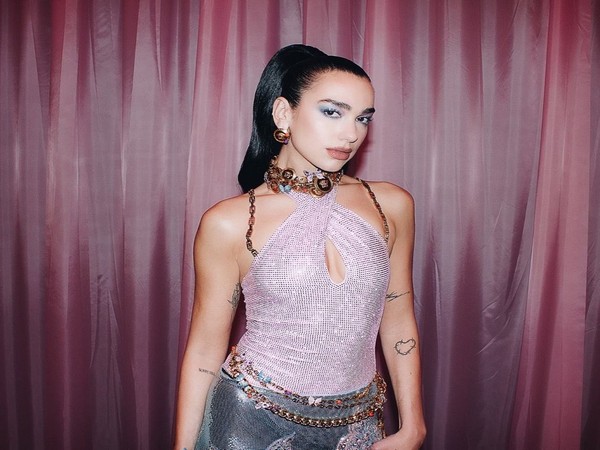 Dua Lipa (Image source: Twitter)