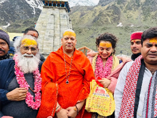 Kangana Ranaut at Kedarnath Temple (Image Source: Instagram)
