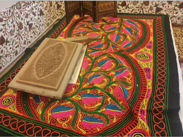 Unveiling the artistic tapestry of Kashmir- G20 delegates enthralled by handicrafts (Photo/ANI)