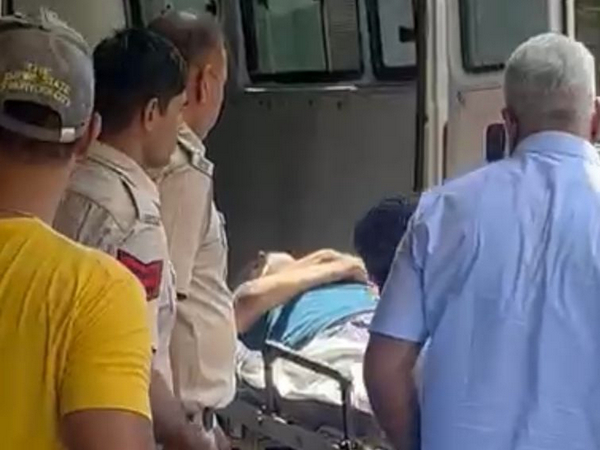 Jailed AAP leader Satyendar Jain being shifted from DDU hospital (Photo/ANI)