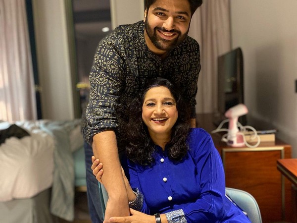 Kavita Seth and her son Kanishk Seth (Image source: Instagram) 
