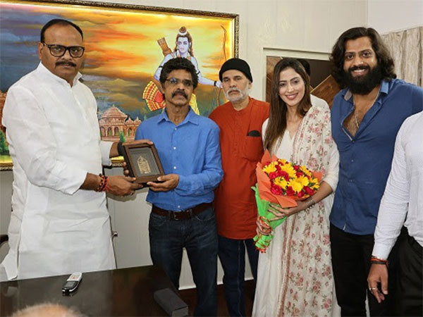 Brijesh Pathak, Shankar Naidu, Deen Raj, Samaira Sandhu & Nirroze Putcha