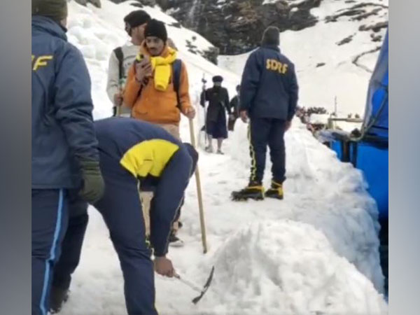 Hemkund Sahib yatra started on Saturday following heavy snowfall (Photo credit/SDRF Uttarakhand police)