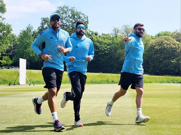 Umesh Yadav, Mohammad Siraj and Virat Kohli training (Twitter: Photo/BCCI)