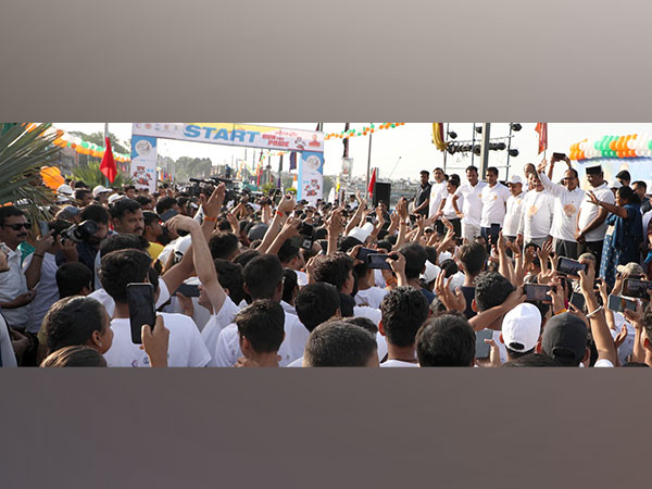 MP CM Shivraj Singh Chouhan flags off Pride Run in Bhopal (Photo/ANI)