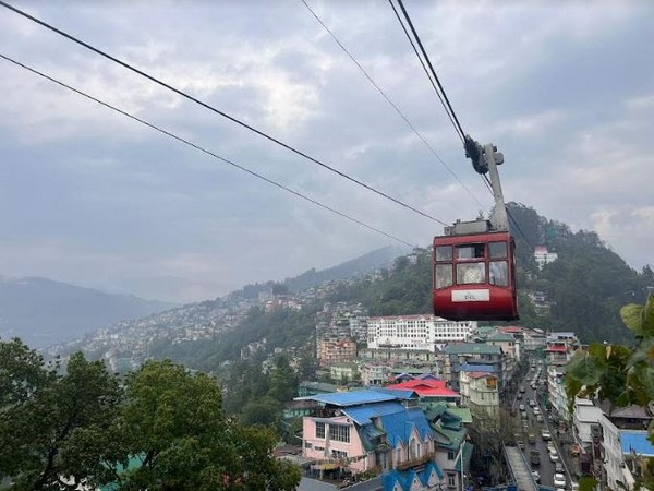 Magnificent view of the city from Gangtok Ropeways