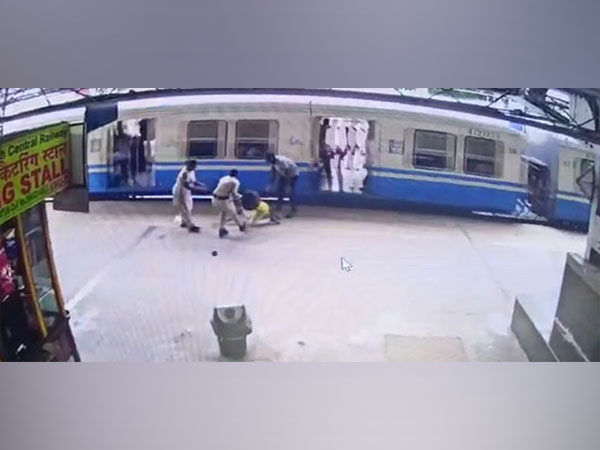 Alert RPF constable saves woman's life Begumpet Railway station. (Photo/ANI)