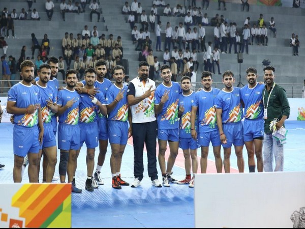 Rinku Sharma with his team. (Photo- SAI/MYAS)