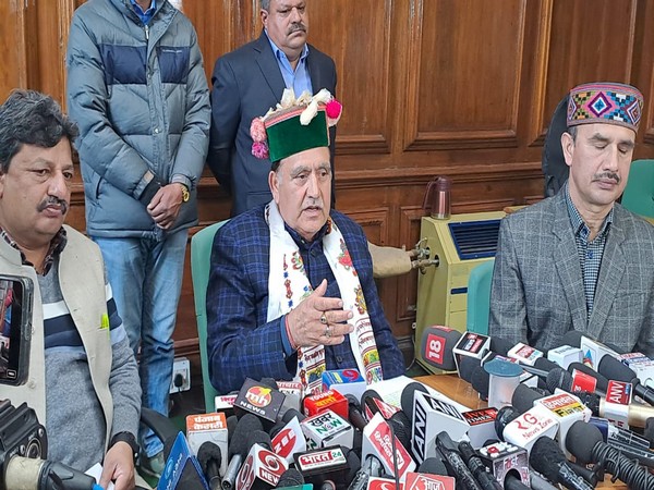 Himachal Pradesh Assembly Speaker Kuldeep Singh Pathania (Centre) (File Photo/ANI)