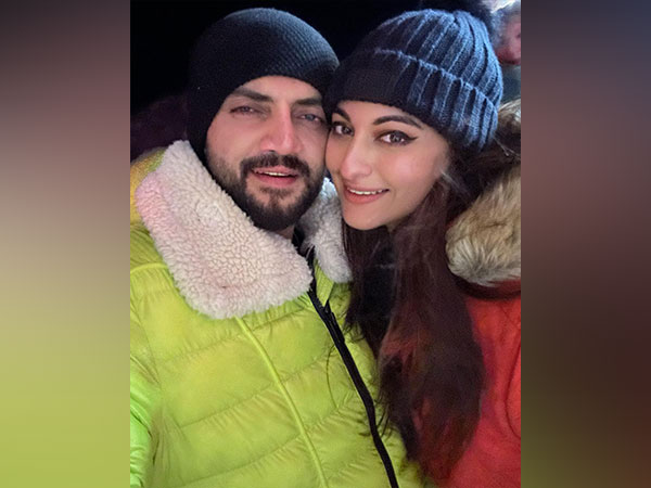 Sonakshi Sinha with rumoured boyfriend Zaheer Iqbal (Image Source: Instagram)