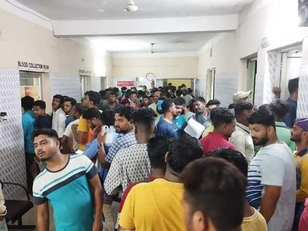 Blood donars queue up in Balasore (Photo/ANI)