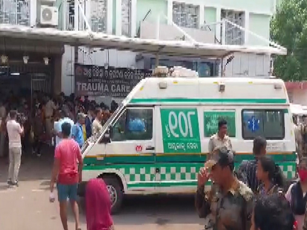 Visual outisde SCB Medical College in Cuttack (Photo/ANI)