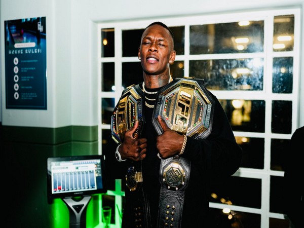 Israel Adesanya  (Image: Twitter/Israel Adesanya)