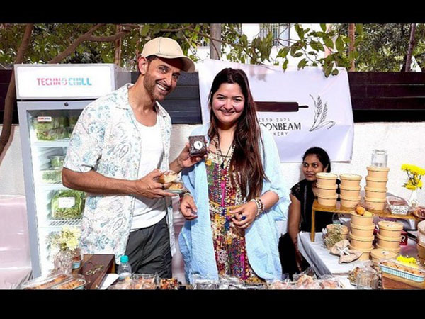Actor Hrithik Roshan with his niece Suranika (Image source: Instagram)