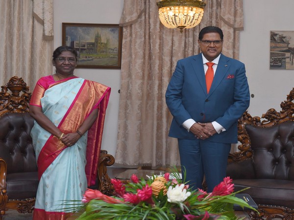President Droupadi Murmu and Suriname President Chandrikapersad Santokhi. (Photo: ANI)