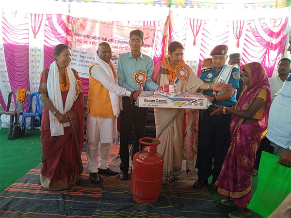 LPG gas stoves, cylinders being distributed in Nepal (Photo/ANI)