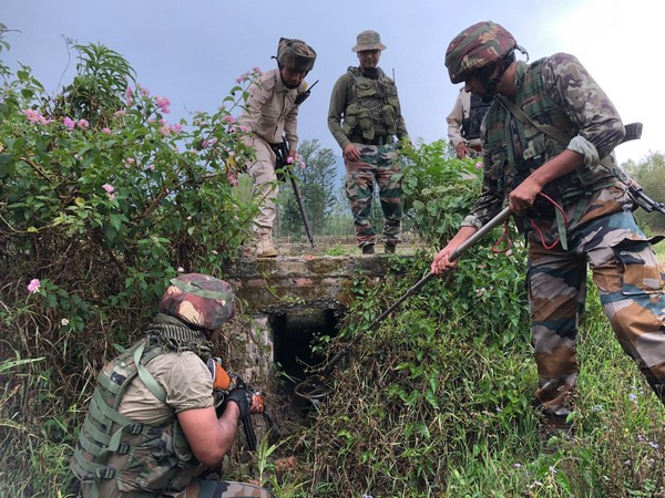 Security forces recover 29 automatic weapons (Photo: Twitter/@Spearcorps)