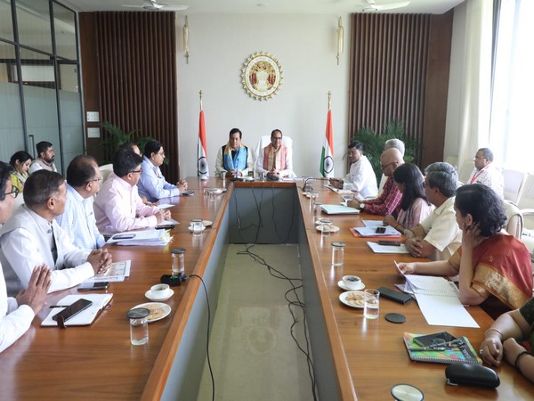 Madhya Pradesh CM Shivraj Singh Chouhan holding meeting at his residence office (Photo/ANI) 