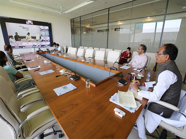 Madhya Pradesh CM Shivraj Singh Chouhan holding meeting with officials (Photo/ANI)