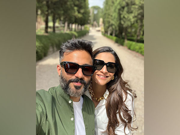 Sonam Kapoor and Anand Ahuja (Image source: Twitter)