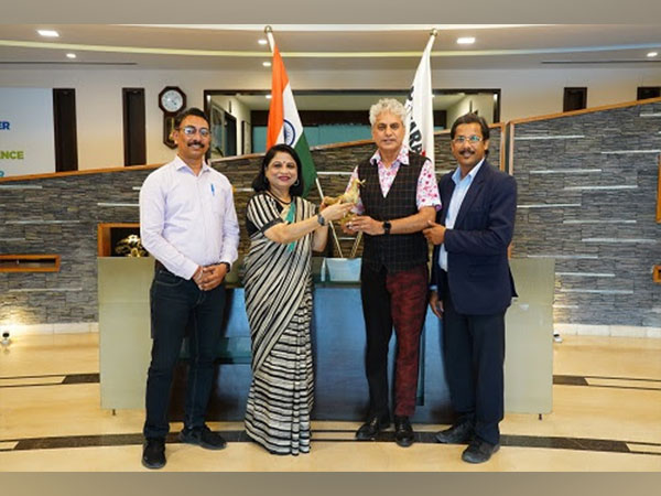 Dr Madhu Chitkara Pro Chancellor, Chitkara University along with 