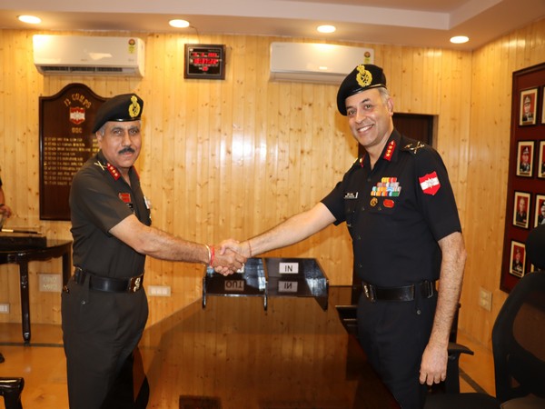 Lt Gen Mohit Malhotra (R) assuming charge of Konark Corps (Photo/ANI)