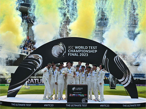 Australia with the WTC title. (Photo- ICC)