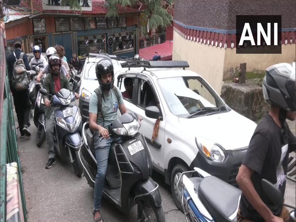 Roads in several parts of Dharamshala in Himachal Pradesh choke. (Photo/ANI)
