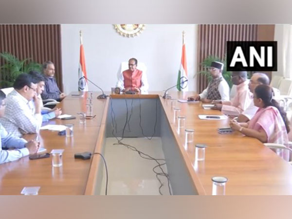 CM Chouhan hold review meeting (Photo/ANI)
