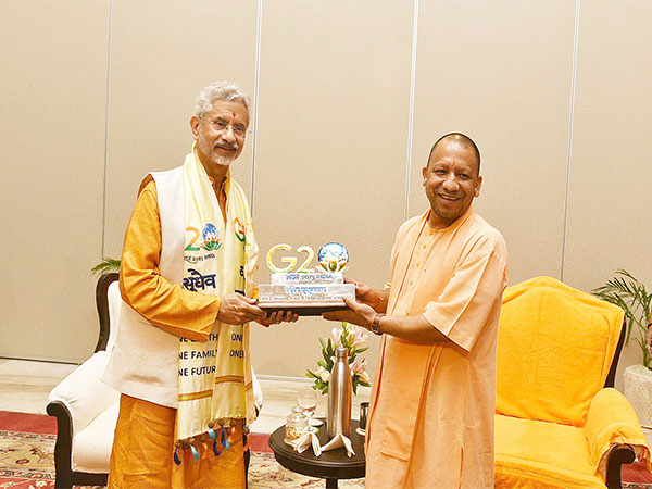 EAM Jaishankar extends gratitude to Uttar Pradesh Chief Minister Yogi Adityanath (Source: Twitter/@myogiadityanath)