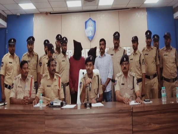 Hyderabad Police apprehends burglars. (Photo/Twitter: Hyderabad Police)