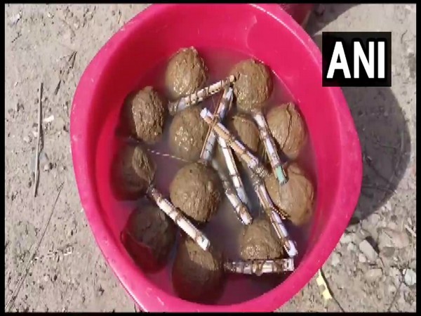 Bomb recovered from car of the detained (Photo/ANI)