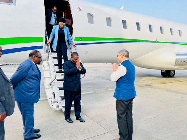 Vice President of Zimbabwe Constantino Chiwenga lands in India (Photo Credit: Twitter/@MEAIndia)
